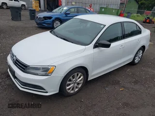 2015 Volkswagen Jetta SE с VIN 3VWD17AJ9FM283435, выставлен на аукционе IAAI как лот 42738541 с пробегом 102 601 миль миль и . История ставок и продаж доступна на DreamBid. Изображение 2.