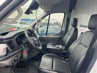 2021 Ford Transit Cargo z VIN 1FTYE1C84MKA94597, wystawiony jako IAAI lot #42704426 z przebiegiem 74 850 mil mil oraz . Historia ofert i sprzedaży dostępna na DreamBid. Obrazek 13.