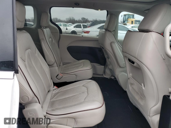 2020 Chrysler Pacifica Limited z VIN 2C4RC1GG6LR130835, wystawiony jako Copart lot #86351384 z przebiegiem 118 001 mil mil oraz Szkody całkowita. Historia ofert i sprzedaży dostępna na DreamBid. Obrazek 11.