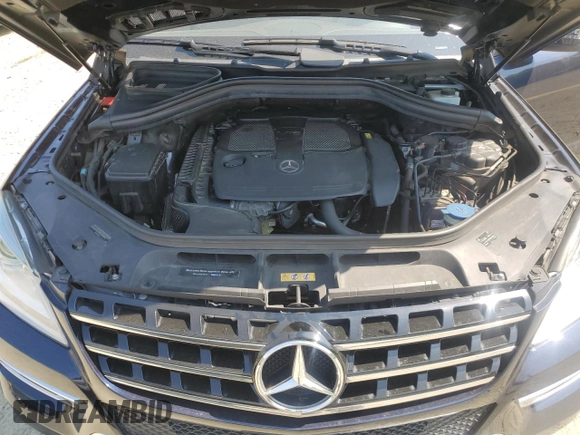 2015 Mercedes-Benz M 350 z VIN 4JGDA5HB1FA618394, wystawiony jako Copart lot #55184115 z przebiegiem 97 299 mil mil oraz Szkoda całkowita • Salvage title. Historia ofert i sprzedaży dostępna na DreamBid. Obrazek 12.