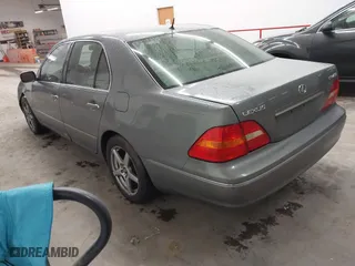 2002 Lexus LS 430 with VIN JTHBN30F620063279, listed as a IAAI auction lot 41667365 with 181,688 mi miles. Bid and sale history available at carsss.com. Image 3.
