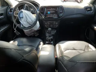 2019 Jeep Compass Limited z VIN 3C4NJDCB9KT842123, wystawiony jako Copart lot #61694615 z przebiegiem 76 536 mil mil oraz Szkoda całkowita • Salvage title. Historia ofert i sprzedaży dostępna na DreamBid. Obrazek 8.