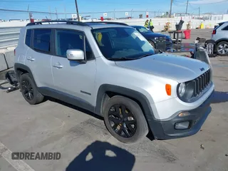2017 Jeep Renegade Latitude with VIN ZACCJABB8HPE81264, listed as a IAAI auction lot 41701135 with 152,131 mi miles. Bid and sale history available at carsss.com. Image 1.