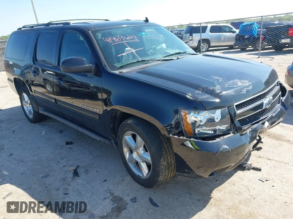 2013 Chevrolet Suburban LT with VIN 1GNSCJE0XDR255326, listed as a IAAI auction lot 41969643 with 176,494 mi miles. Bid and sale history available at carsss.com. Image 1.