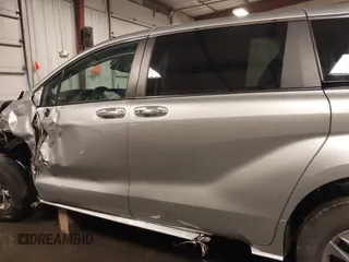 2022 Toyota Sienna XLE with VIN 5TDYRKEC6NS126603, listed as a IAAI auction lot 41561490 with 69,069 mi miles. Bid and sale history available at carsss.com. Image 15.
