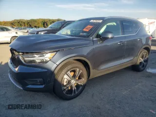 2022 Volvo XC40 Inscription z VIN YV4162UL0N2733631, wystawiony jako Copart lot #76798594 z przebiegiem 21 026 mil mil oraz Szkoda całkowita • Salvage title. Historia ofert i sprzedaży dostępna na DreamBid. Obrazek 1.