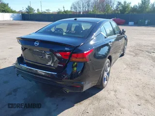 2020 Nissan Altima 2.5 SL with VIN 1N4BL4EWXLC102435, listed as a IAAI auction lot 40835915 with 48,917 mi miles. Bid and sale history available at carsss.com. Image 4.