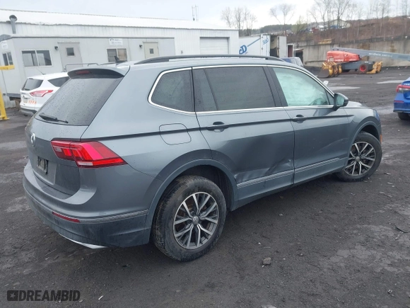 2020 Volkswagen Tiguan SE with VIN 3VV3B7AX0LM086621, listed as a IAAI auction lot 41941639 with 86,732 mi miles. Bid and sale history available at carsss.com. Image 4.