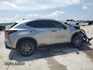 2025 Lexus NX 250 Premium z VIN 2T2GDCAZ3SC022077, wystawiony jako Copart lot #61662545 z przebiegiem 7 929 mil mil oraz Szkoda całkowita • Salvage title. Historia ofert i sprzedaży dostępna na DreamBid. Obrazek 3.