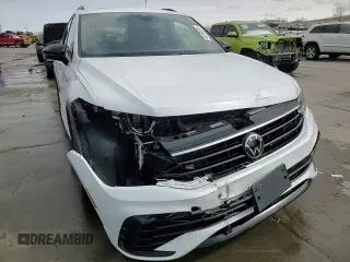 2023 Volkswagen Tiguan SE R-Line Black z VIN 3VV8B7AX8PM091870, wystawiony jako Copart lot #49150015 z przebiegiem 21 440 mil mil oraz Szkoda całkowita • Salvage title. Historia ofert i sprzedaży dostępna na DreamBid. Obrazek 14.