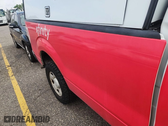 2009 Ford F-150 XL z VIN 1FTPF14V59KA70992, wystawiony jako IAAI lot #42737715 z przebiegiem 257 210 mil mil oraz . Historia ofert i sprzedaży dostępna na DreamBid. Obrazek 22.