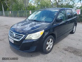 2010 Volkswagen Routan SE with VIN 2V4RW3D12AR186616, listed as a IAAI auction lot 42087154 with 90,735 mi miles. Bid and sale history available at carsss.com. Image 12.