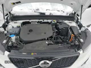 2023 Volvo XC40 Plus Dark Theme с VIN YV4L12UW2P2083723, выставлен на аукционе Copart как лот 44937995 с пробегом 8 488 миль миль и Списание • Salvage title. История ставок и продаж доступна на DreamBid. Изображение 12.