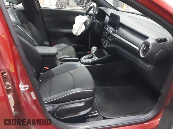 2020 Kia Forte GT-Line z VIN 3KPF34AD3LE206998, wystawiony jako IAAI lot #41913481 z przebiegiem 68 379 mil mil oraz . Historia ofert i sprzedaży dostępna na DreamBid. Obrazek 5.