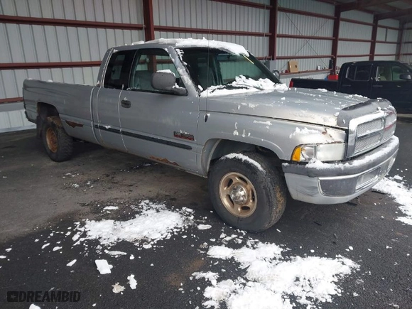 2000 Dodge Ram 2500 with VIN 1B7KC2361YJ127325, listed as a IAAI auction lot 41981547 with 165,410 mi miles. Bid and sale history available at carsss.com. Image 1.