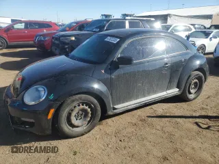 2012 Volkswagen Beetle Entry PZEV with VIN 3VWFP7AT2CM616322, listed as a Copart auction lot 47822335 with 101,941 mi miles and Salvage Title. Bid and sale history available at carsss.com. Image 1.