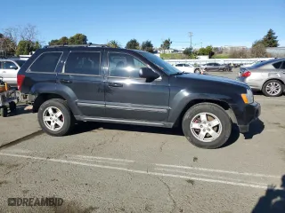 2007 Jeep Grand Cherokee Laredo with VIN 1J8HR48N57C557472, listed as a Copart auction lot 88547125 with 180,888 mi miles and Non Repairable. Bid and sale history available at carsss.com. Image 4.