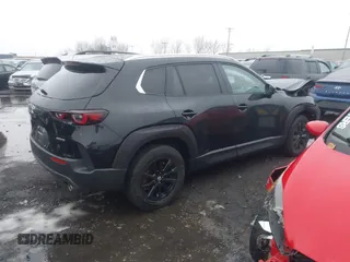 2025 Mazda CX-50 S Preferred z VIN 7MMVABBM4SN306171, wystawiony jako IAAI lot #41037323 z przebiegiem Nie podano mil oraz . Historia ofert i sprzedaży dostępna na DreamBid. Obrazek 4.