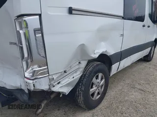 2021 Mercedes-Benz Sprinter Cargo Cargo with VIN W1Y40BHY3MT044744, listed as a IAAI auction lot 41865979 with 139,836 mi miles and . Bid and sale history available at DreamBid. Image 12.
