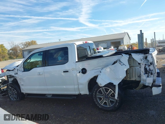2016 Ford F-150 XLT with VIN 1FTEW1EP7GFB82528, listed as a IAAI auction lot 40653150 with 34,517 mi miles. Bid and sale history available at carsss.com. Image 14.