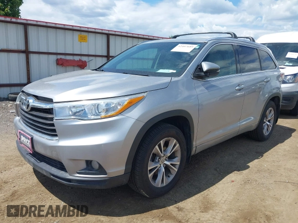 2015 Toyota Highlander XLE z VIN 5TDJKRFH9FS099780, wystawiony jako IAAI lot #42407689 z przebiegiem 159 406 mil mil oraz . Historia ofert i sprzedaży dostępna na DreamBid. Obrazek 2.