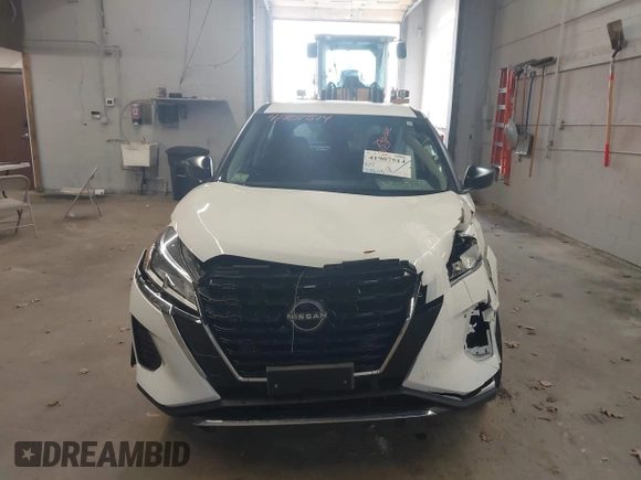 2022 Nissan Kicks S with VIN 3N1CP5BV8NL505330, listed as a IAAI auction lot 41907514 with 30,604 mi miles. Bid and sale history available at carsss.com. Image 12.