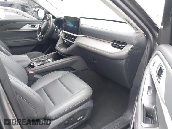 2025 Ford Explorer Active z VIN 1FMUK7DH0SGA27600, wystawiony jako IAAI lot #42139730 z przebiegiem 2 962 mil mil oraz . Historia ofert i sprzedaży dostępna na DreamBid. Obrazek 5.