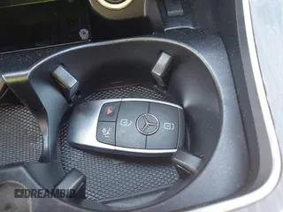 2021 Mercedes-Benz C 300 z VIN W1KWF8EB8MR630955, wystawiony jako IAAI lot #41764582 z przebiegiem 52 702 mil mil oraz . Historia ofert i sprzedaży dostępna na DreamBid. Obrazek 11.
