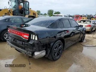 2013 Dodge Charger SXT z VIN 2C3CDXJG5DH730966, wystawiony jako Copart lot #56645314 z przebiegiem 198 160 mil mil oraz Szkoda całkowita • Salvage title. Historia ofert i sprzedaży dostępna na DreamBid. Obrazek 3.