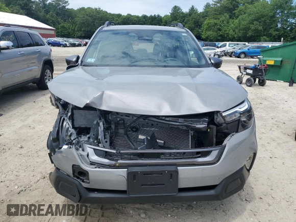 2025 Subaru Forester Premium z VIN JF2SLDBC2SH509320, wystawiony jako Copart lot #62509545 z przebiegiem 6 188 mil mil oraz Szkoda całkowita • Salvage title. Historia ofert i sprzedaży dostępna na DreamBid. Obrazek 5.
