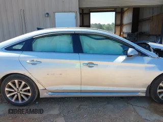 2016 Hyundai Sonata Sport z VIN 5NPE34AF4GH343690, wystawiony jako IAAI lot #42159563 z przebiegiem 169 166 mil mil oraz . Historia ofert i sprzedaży dostępna na DreamBid. Obrazek 13.