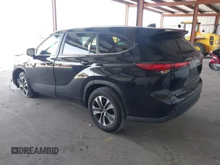 2023 Toyota Highlander L with VIN 5TDKDRAH8PS511517, listed as a IAAI auction lot 42303066 with 39,959 mi miles and . Bid and sale history available at DreamBid. Image 3.