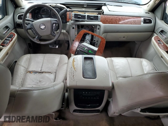 2007 Chevrolet Tahoe LT z VIN 1GNFC130X7J118958, wystawiony jako Copart lot #47381484 z przebiegiem 323 456 mil mil oraz Nie do naprawy • Non repairable. Historia ofert i sprzedaży dostępna na DreamBid. Obrazek 8.