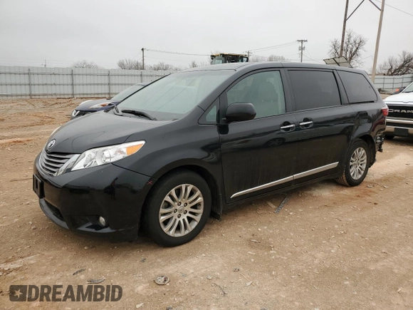 2017 Toyota Sienna XLE Auto Access Seat with VIN 5TDYZ3DC4HS788675, listed as a Copart auction lot 47631335 with 53,509 mi miles and Salvage Title. Bid and sale history available at carsss.com. Image 1.