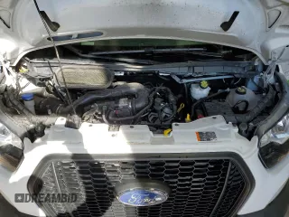 2022 Ford Transit Cargo z VIN 1FTBR2X82NKA72092, wystawiony jako Copart lot #50320405 z przebiegiem 48 664 mil mil oraz Szkody całkowita. Historia ofert i sprzedaży dostępna na DreamBid. Obrazek 12.