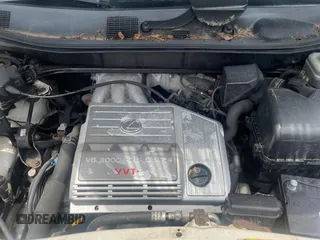2003 Lexus RX 300 z VIN JTJHF10U330298457, wystawiony jako Copart lot #58005605 z przebiegiem 232 639 mil mil oraz Czysty tytuł • Clean title. Historia ofert i sprzedaży dostępna na DreamBid. Obrazek 7.