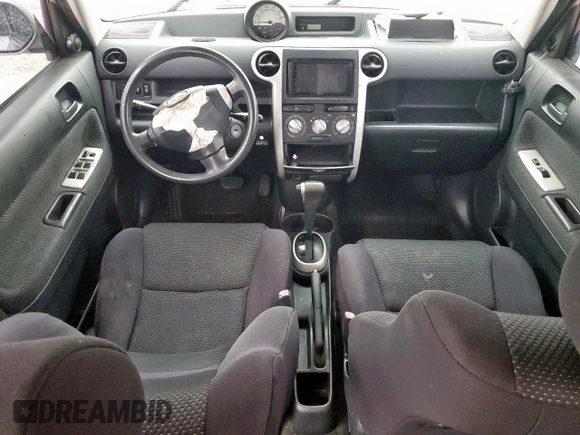 2005 Scion xB z VIN JTLKT324650211104, wystawiony jako Copart lot #55866455 z przebiegiem 210 908 mil mil oraz Szkoda całkowita • Salvage title. Historia ofert i sprzedaży dostępna na DreamBid. Obrazek 8.