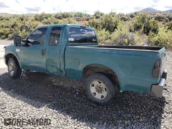 2005 Ford F-250 XL z VIN 1FTSX20P45EC42118, wystawiony jako Copart lot #56605955 z przebiegiem 243 932 mil mil oraz Szkoda całkowita • Salvage title. Historia ofert i sprzedaży dostępna na DreamBid. Obrazek 2.