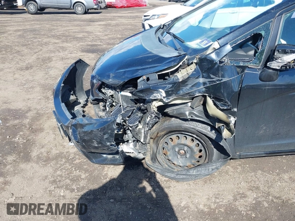 2015 Honda Fit LX z VIN 3HGGK5H51FM775176, wystawiony jako IAAI lot #41690648 z przebiegiem 49 979 mil mil oraz . Historia ofert i sprzedaży dostępna na DreamBid. Obrazek 17.