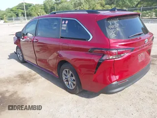 2021 Toyota Sienna XLE z VIN 5TDYRKEC2MS028134, wystawiony jako IAAI lot #42152640 z przebiegiem 107 427 mil mil oraz . Historia ofert i sprzedaży dostępna na DreamBid. Obrazek 3.