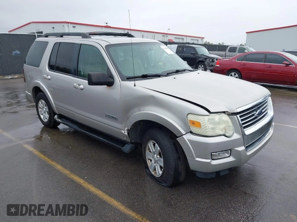 2008 Ford Explorer XLT with VIN 1FMEU73E68UA59595, listed as a IAAI auction lot 41785966 with 223,112 mi miles. Bid and sale history available at carsss.com. Image 1.