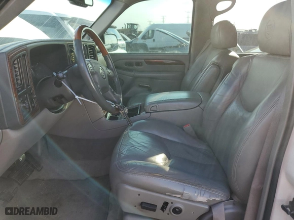 2004 Cadillac Escalade ESV with VIN 3GYFK66N14G133274, listed as a Copart auction lot 46894645 with 156,343 mi miles and Salvage Title. Bid and sale history available at carsss.com. Image 7.