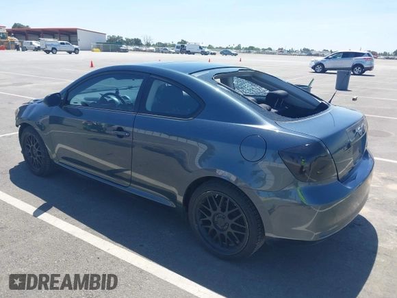2010 Scion tC z VIN JTKDE3B71A0313857, wystawiony jako IAAI lot #42193489 z przebiegiem 132 884 mil mil oraz . Historia ofert i sprzedaży dostępna na DreamBid. Obrazek 3.