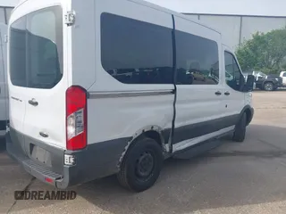 2018 Ford Transit Passenger XL z VIN 1FMZK1CM1JKA17249, wystawiony jako IAAI lot #42143530 z przebiegiem 218 425 mil mil oraz . Historia ofert i sprzedaży dostępna na DreamBid. Obrazek 4.