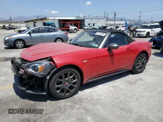 2017 FIAT 124 Spider Lusso z VIN JC1NFAEKXH0125617, wystawiony jako Copart lot #58742395 z przebiegiem 18 930 mil mil oraz Szkoda całkowita • Salvage title. Historia ofert i sprzedaży dostępna na DreamBid. Obrazek 1.