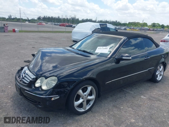2005 Mercedes-Benz CLK 320 z VIN WDBTK65J85F149075, wystawiony jako IAAI lot #42171486 z przebiegiem 97 231 mil mil oraz . Historia ofert i sprzedaży dostępna na DreamBid. Obrazek 18.