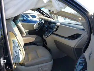 2016 Toyota Sienna XLE with VIN 5TDYK3DC3GS697173, listed as a IAAI auction lot 40899585 with 121,693 mi miles. Bid and sale history available at carsss.com. Image 5.