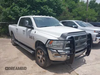 2018 Ram 2500 Big Horn z VIN 3C6UR5DL8JG341532, wystawiony jako IAAI lot #42259456 z przebiegiem 184 762 mil mil oraz . Historia ofert i sprzedaży dostępna na DreamBid. Obrazek 1.