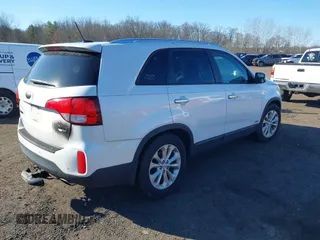 2014 Kia Sorento EX with VIN 5XYKUDA73EG481900, listed as a IAAI auction lot 41709755 with 170,551 mi miles. Bid and sale history available at carsss.com. Image 4.