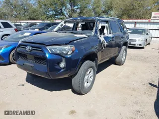 2020 Toyota 4Runner SR5 with VIN JTEBU5JR0L5830326, listed as a IAAI auction lot 41814118 with 71,270 mi miles. Bid and sale history available at carsss.com. Image 2.